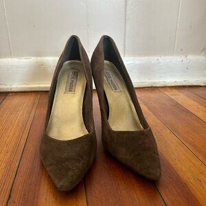 Brown suede Steve Madden heels